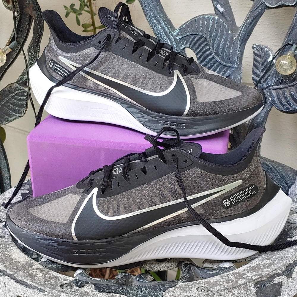 Women's Nike Zoom Gravity Running Shoes Sneakers US Size 9 Black Gray Trainers